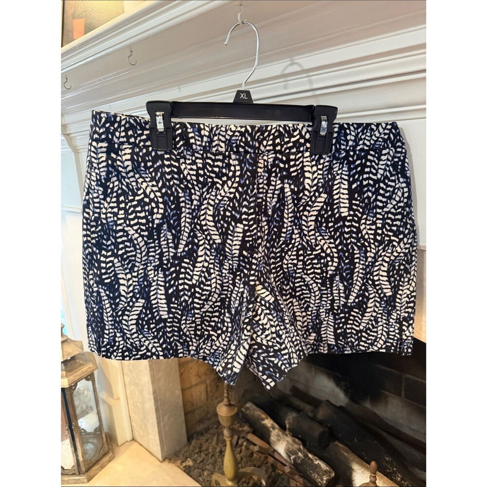 White House Black Market Navy & White Printed Bermuda Shorts size 8